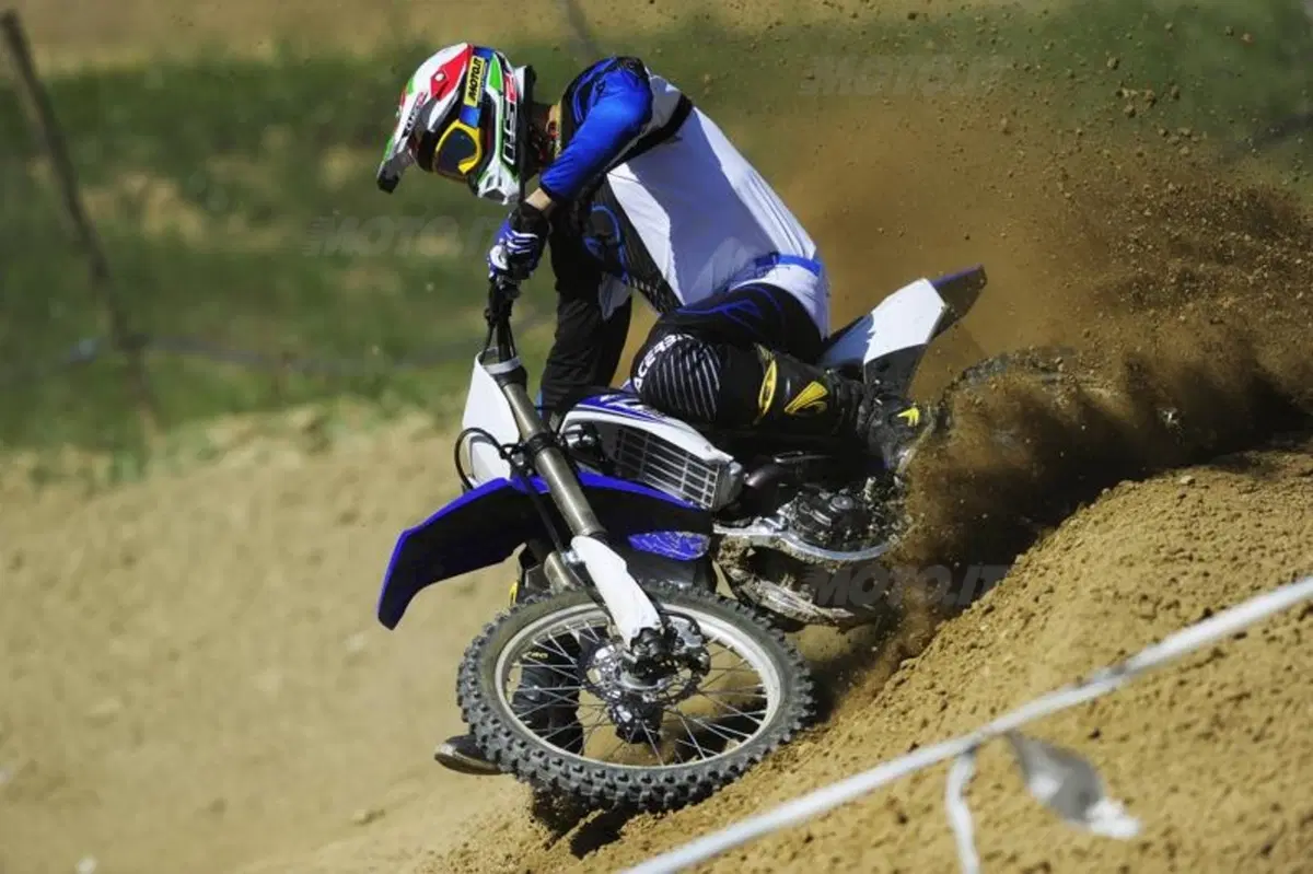 Yamaha YZF 450 2014 (4)
