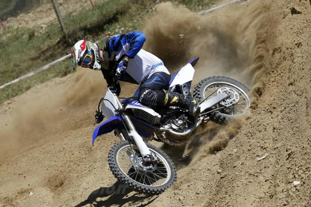 Yamaha YZF 450 2014 (6)