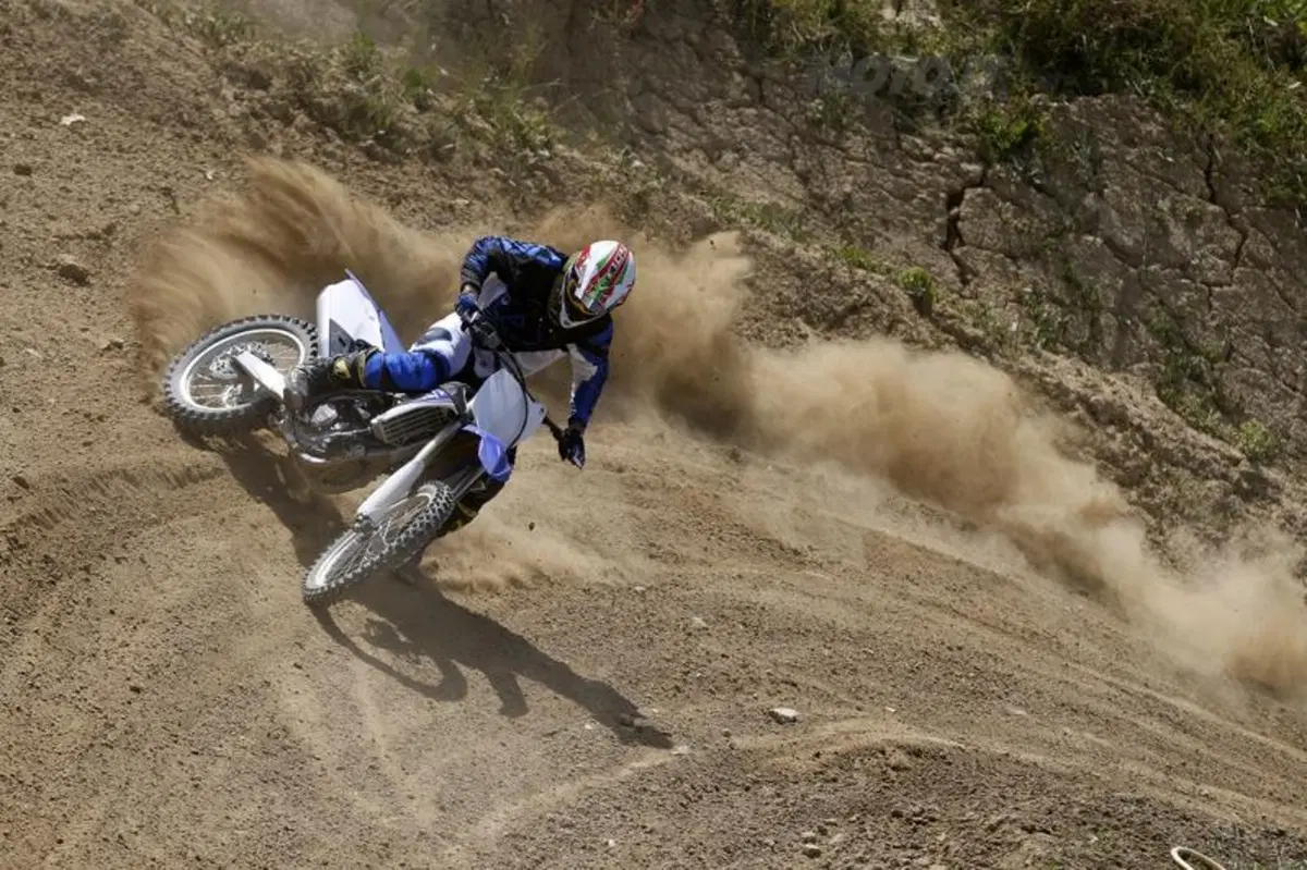 Yamaha YZF 450 2014 (9)