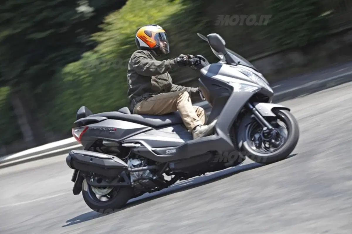 SYM Joymax 300i ABS (4)