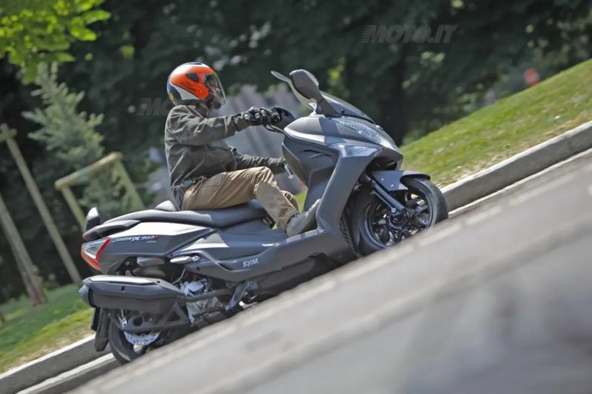 SYM Joymax 300i ABS (5)