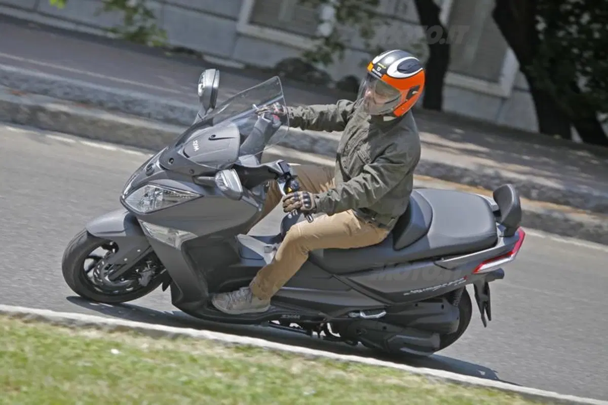 SYM Joymax 300i ABS (6)