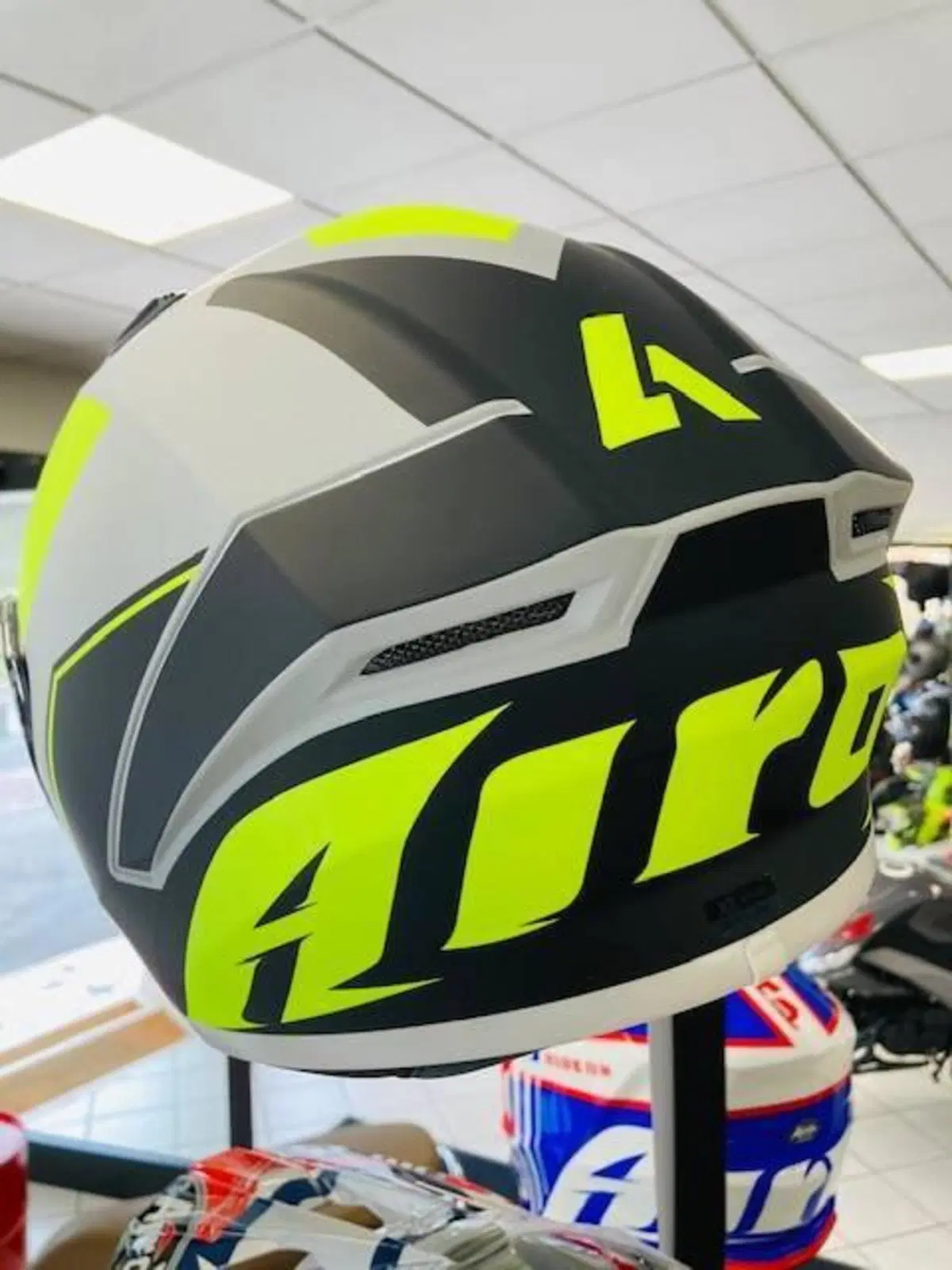 CASCO AIROH VALOR INTEGRALE (2)