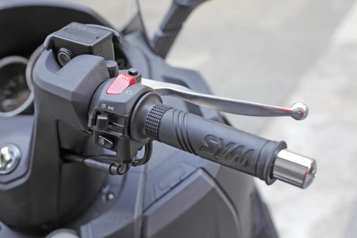 SYM Joymax 300i ABS (18)