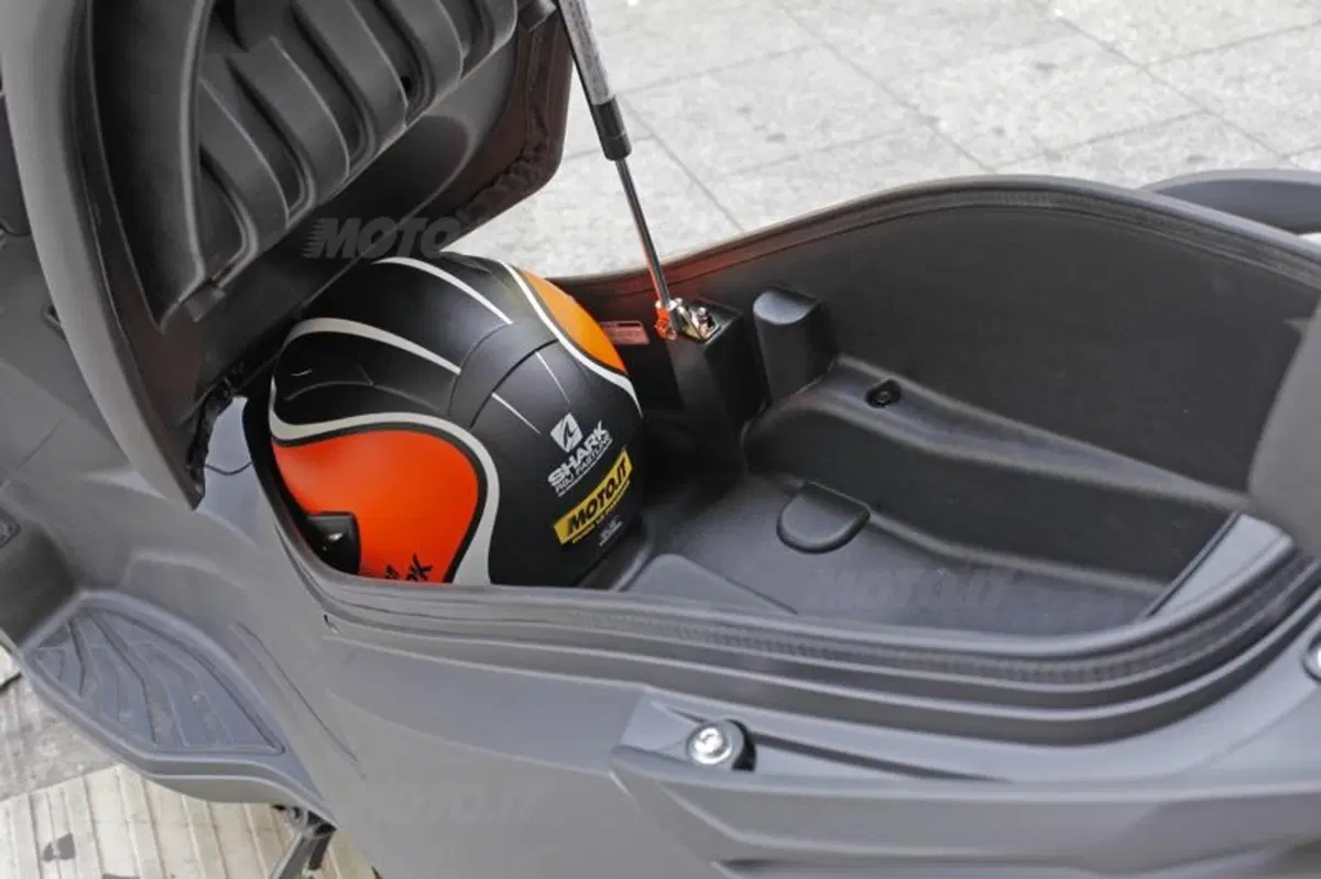 SYM Joymax 300i ABS (28)