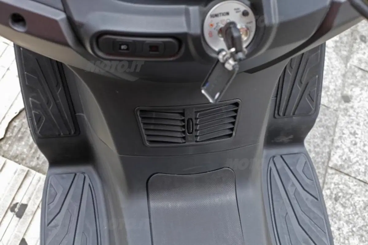 SYM Joymax 300i ABS (33)