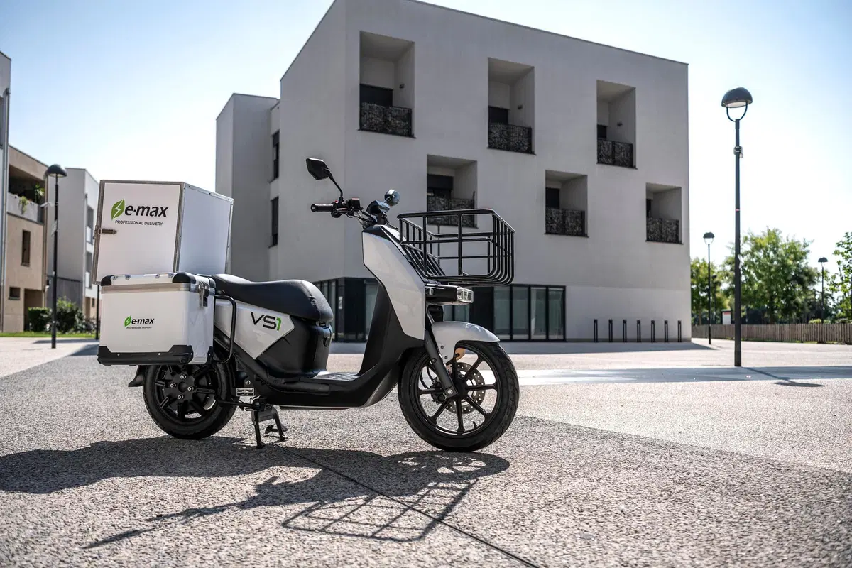 e-max, lo scooter elettrico da lavoro (2)