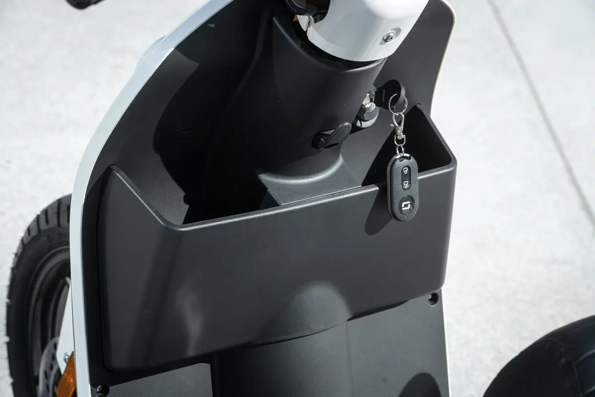 e-max, lo scooter elettrico da lavoro (6)