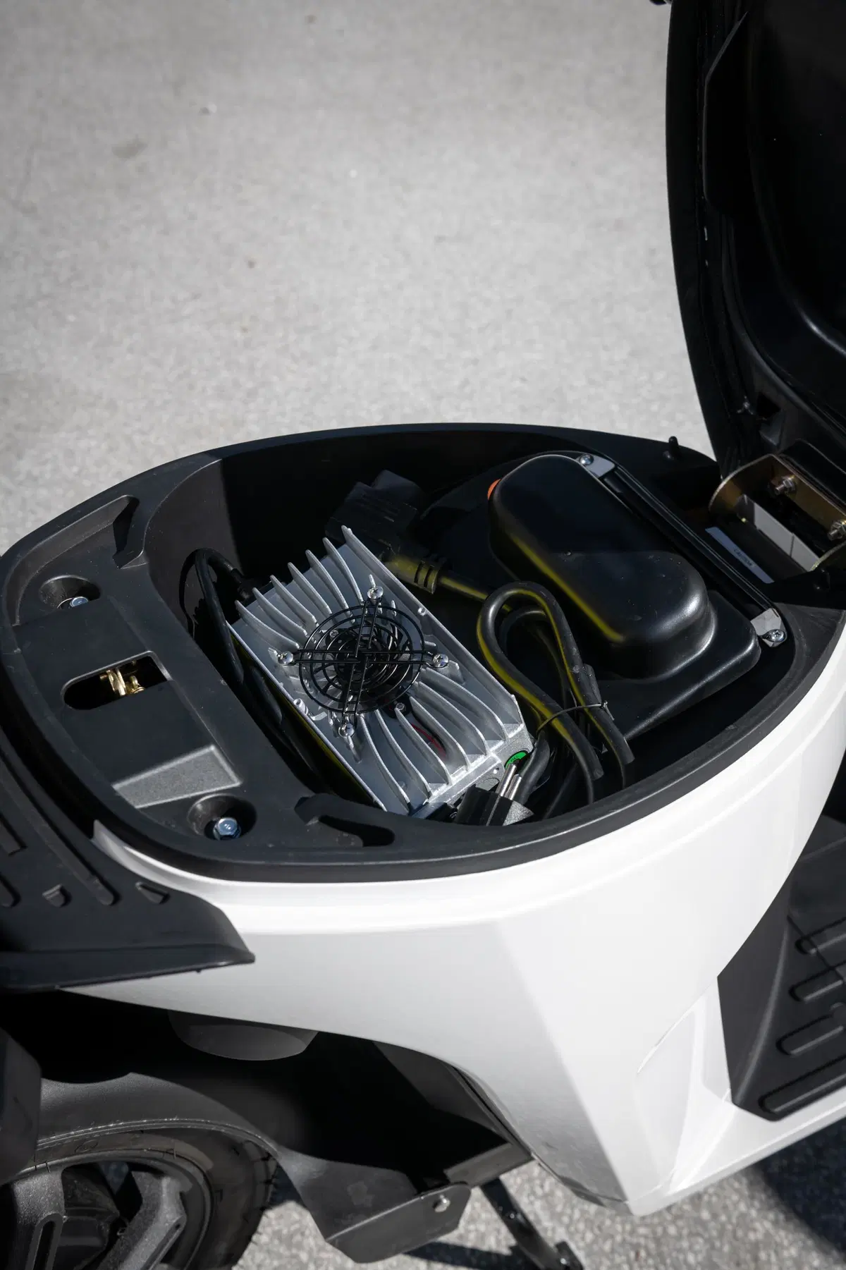 e-max, lo scooter elettrico da lavoro (10)