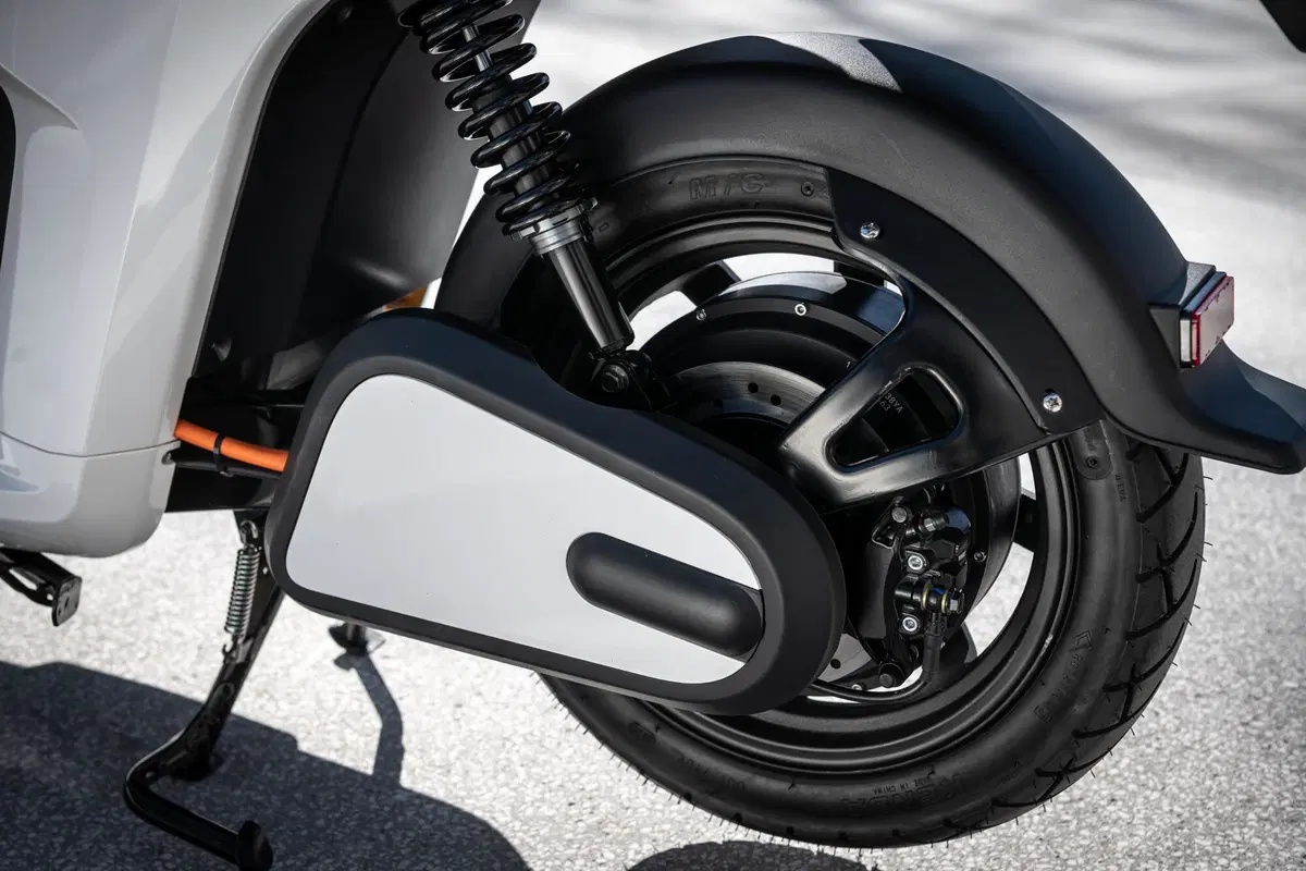 e-max, lo scooter elettrico da lavoro (21)