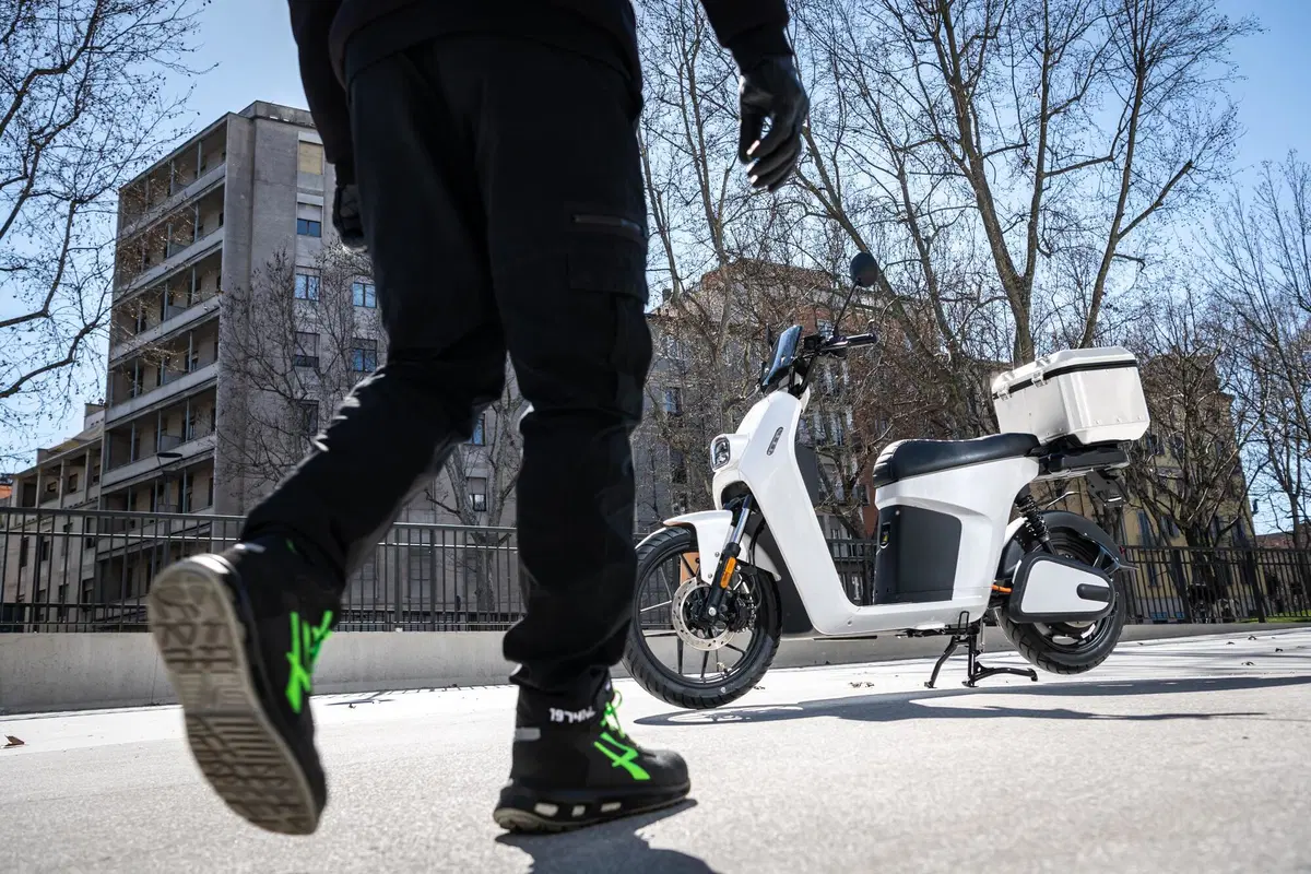 e-max, lo scooter elettrico da lavoro (24)