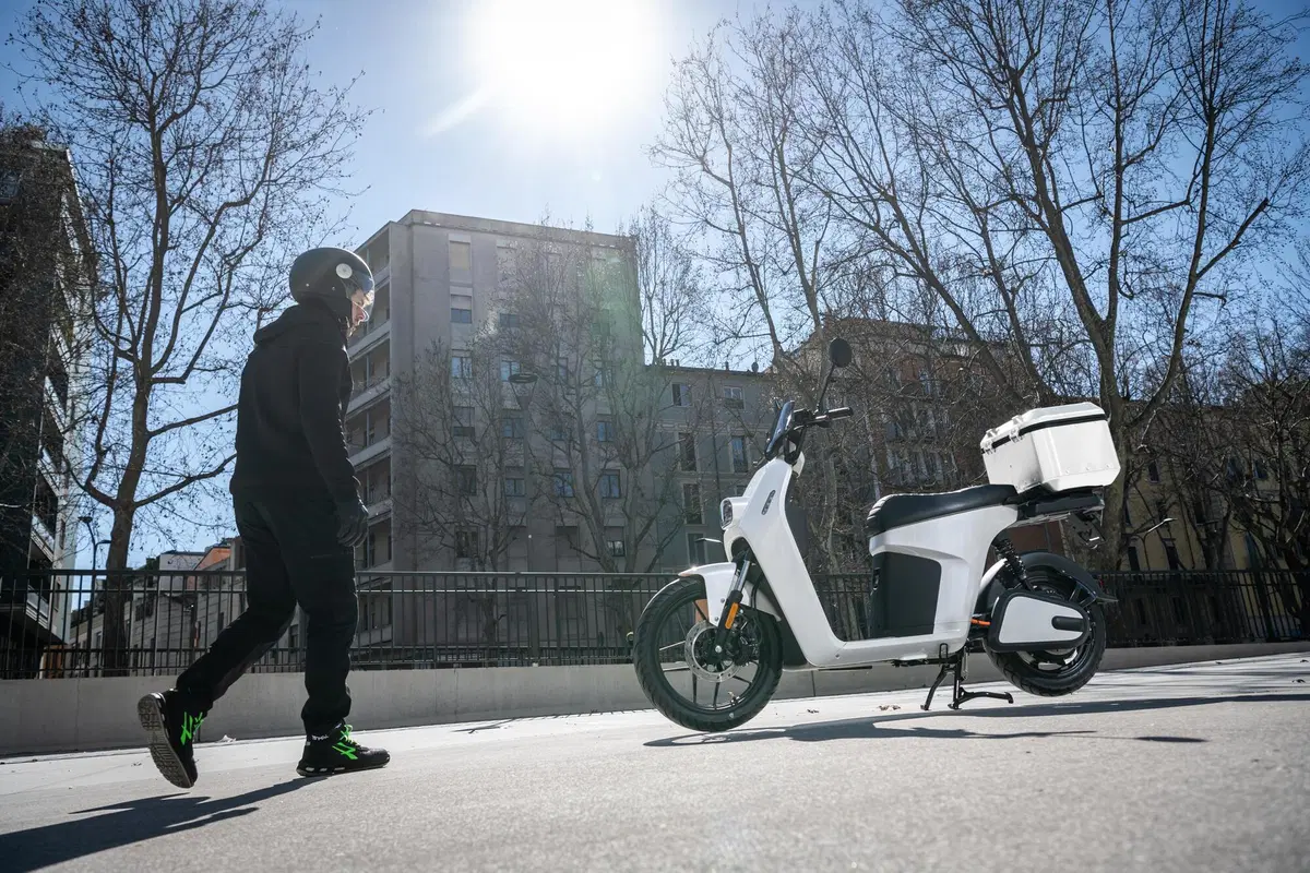 e-max, lo scooter elettrico da lavoro (25)