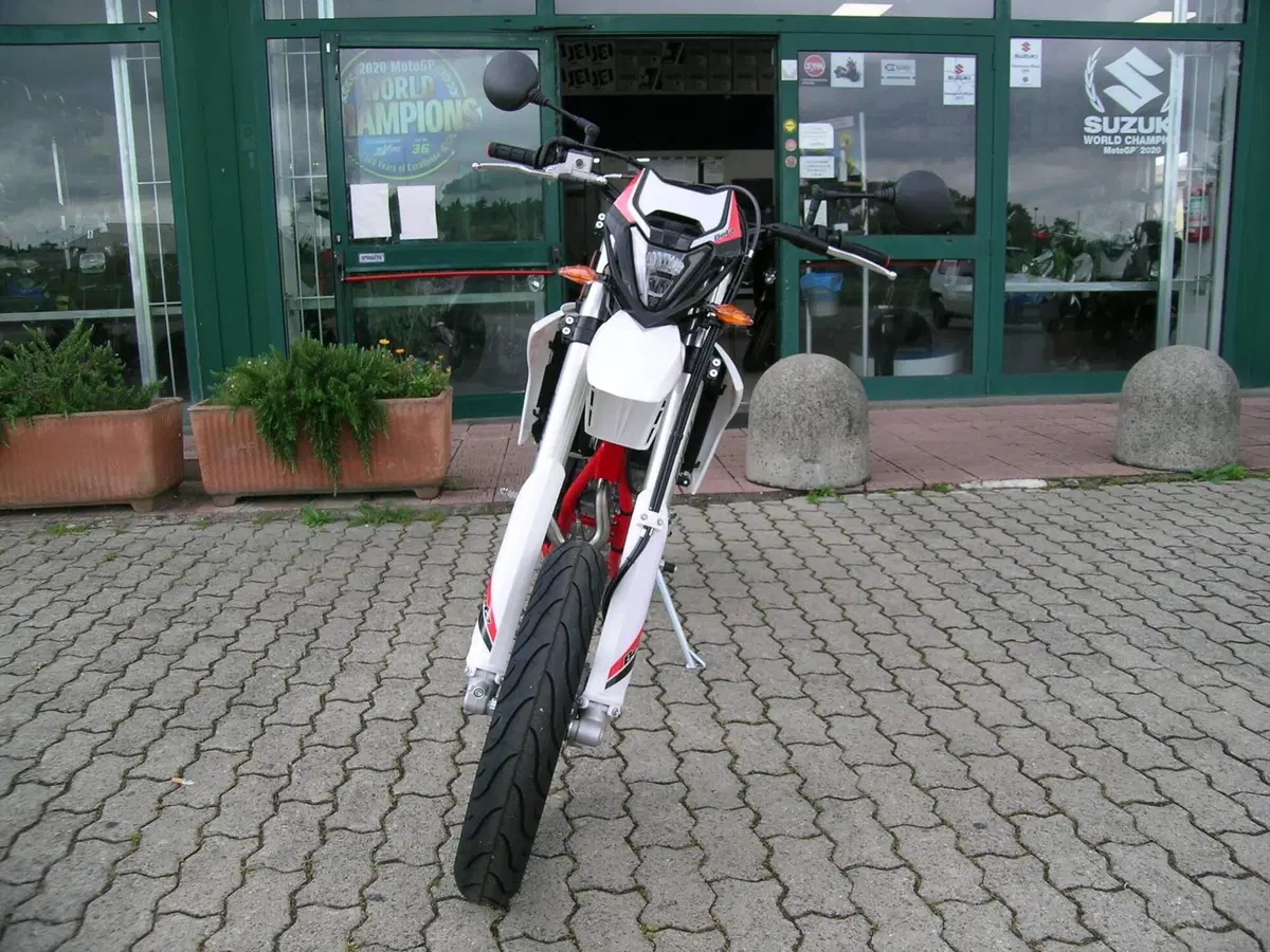 Betamotor RR 125 4T Motard LC (2021 - 23) (2)