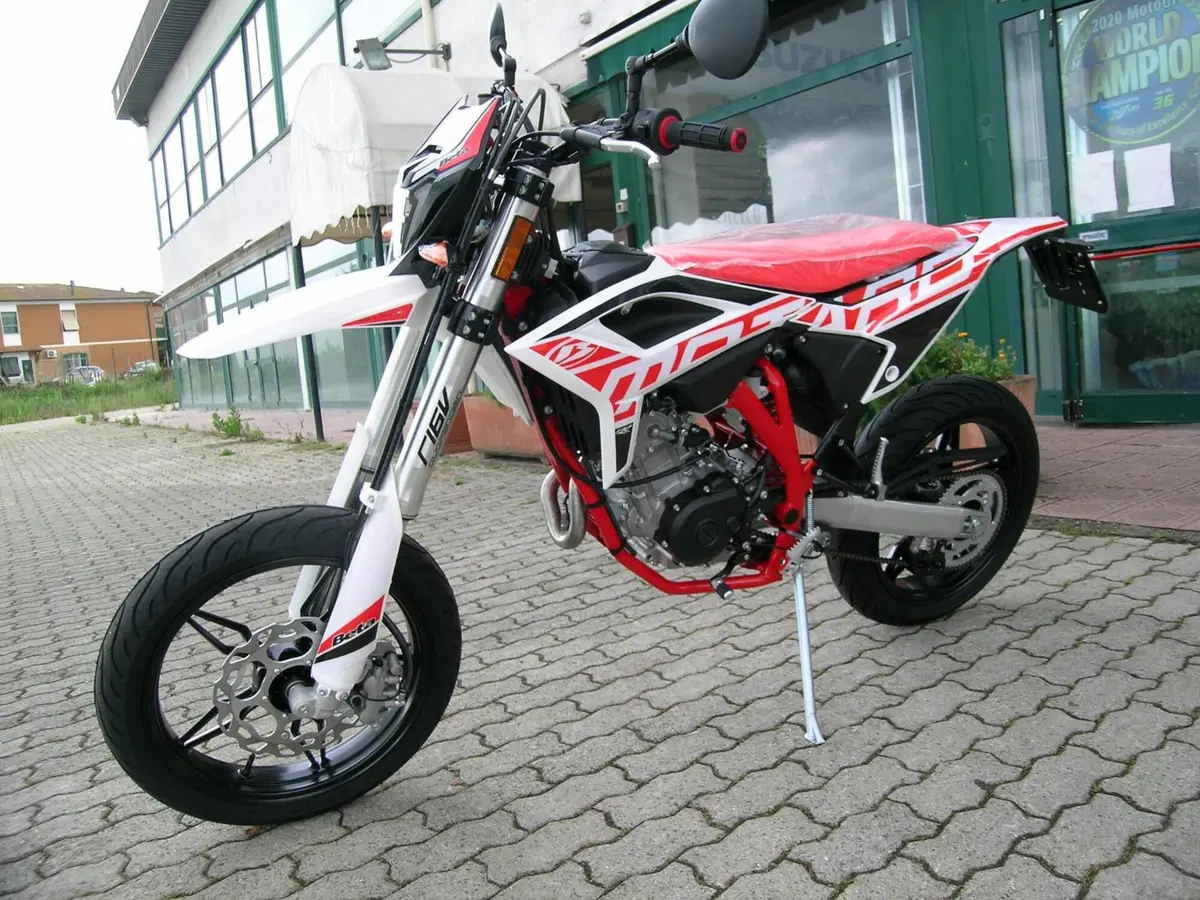 Betamotor RR 125 4T Motard LC (2021 - 23) (3)