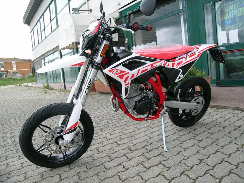 Betamotor RR 125 4T Motard LC (2021 - 23) (3)