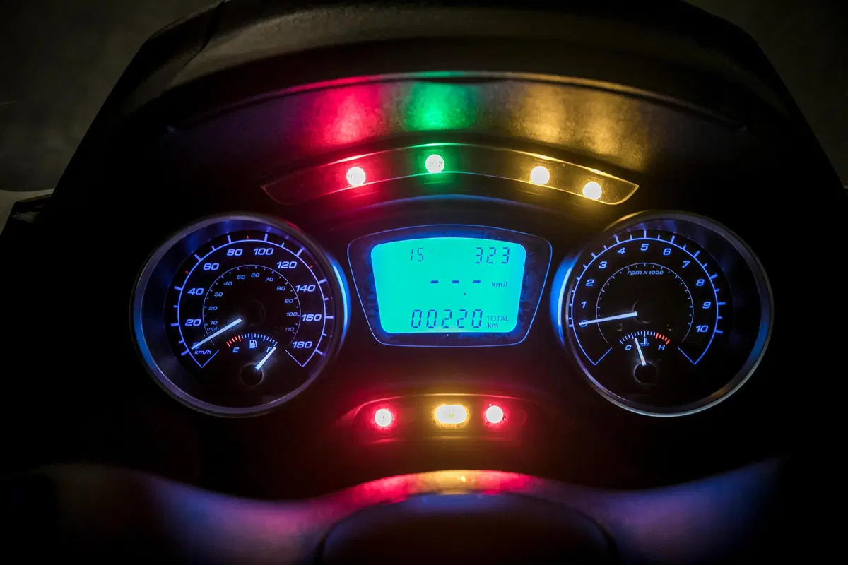 Piaggio MP3 400 HPE contro il meteo parigino! (22)