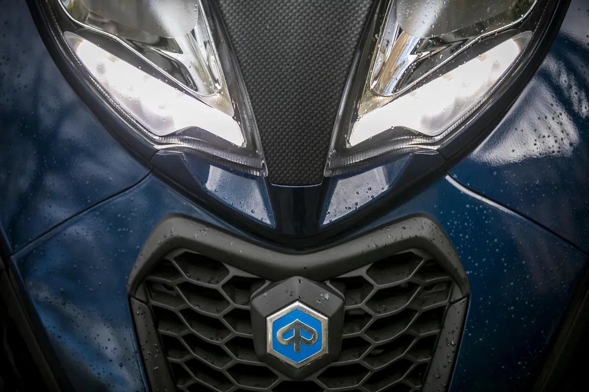 Piaggio MP3 400 HPE contro il meteo parigino! (38)