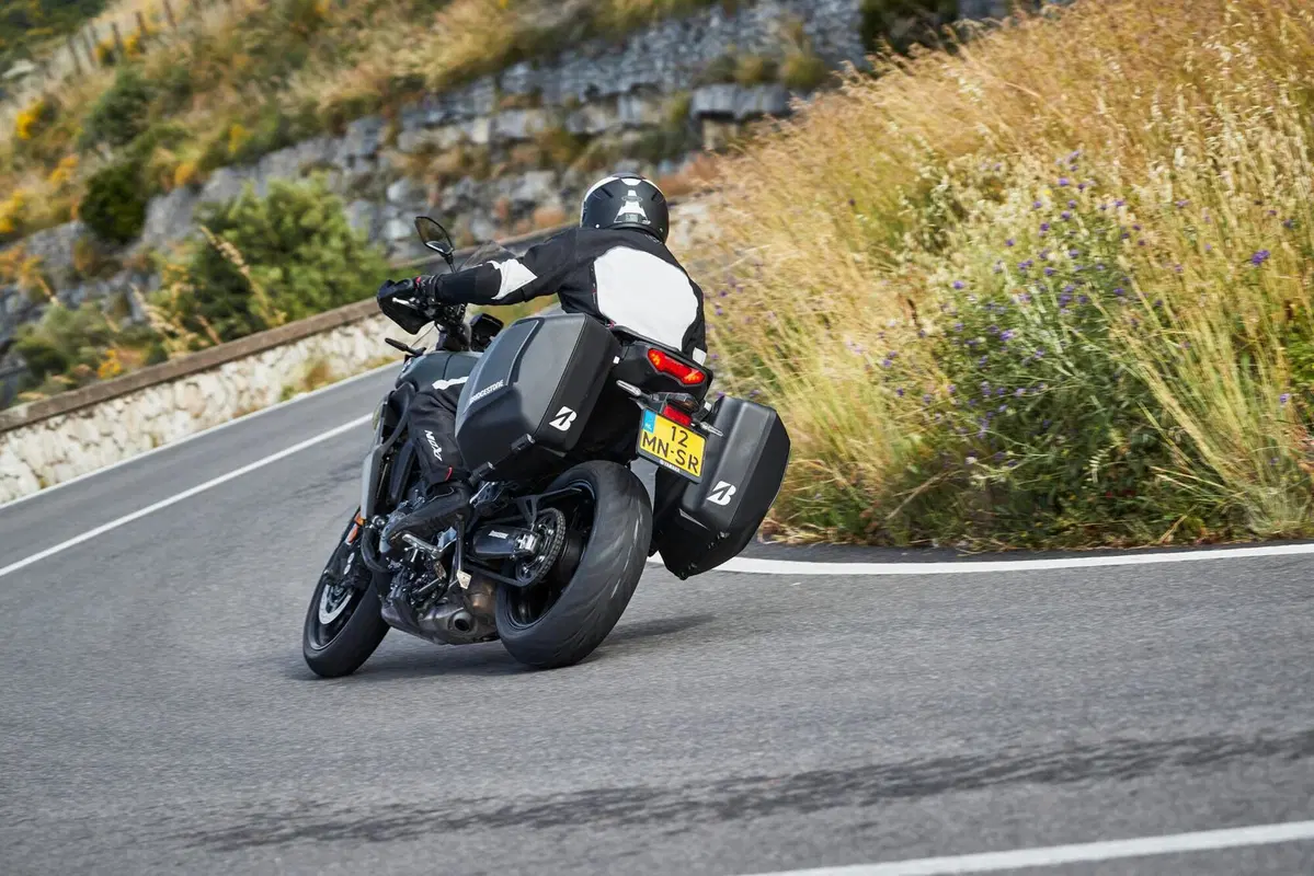 Bridgestone Battlax T32. Test su strada, 700 km! (4)