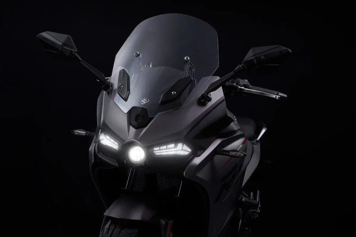 Zongshen Cyclone RG3, una nuova sport touring 400 (10)
