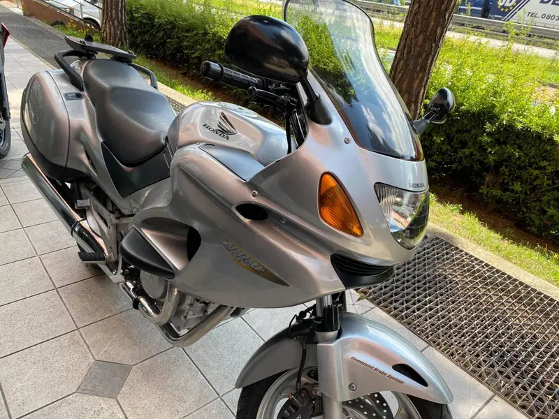 Honda Deauville 650 (2002 - 05) (5)
