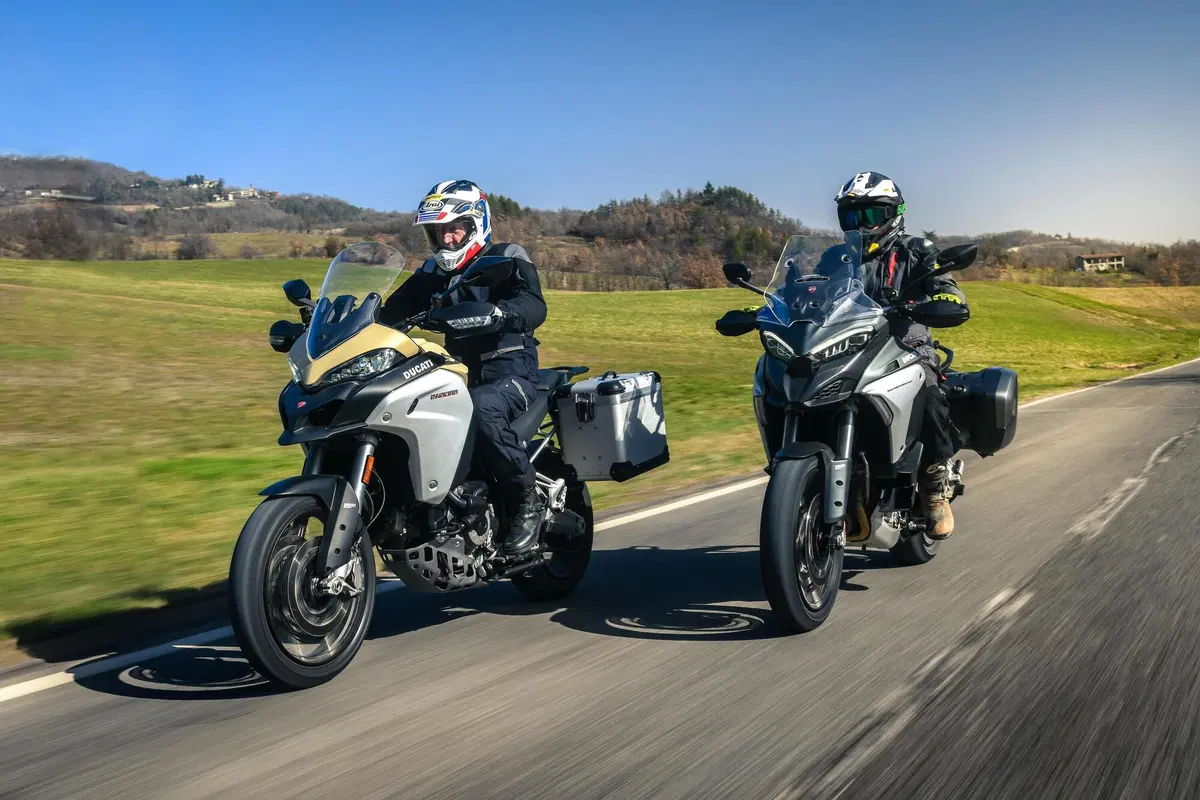 Ducati Multistrada V4 vs 1260 Enduro. TEST completo strada, offroad e pista! (2)
