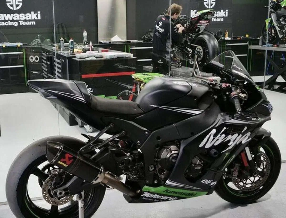 La Kawasaki di Rea o la Suter MotoGP? Affrettatevi, sono all'asta...