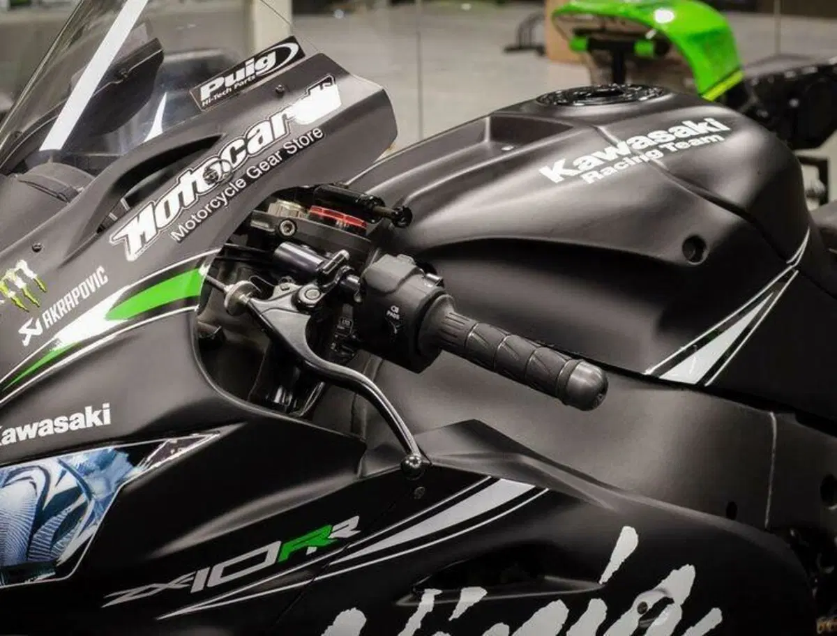 La Kawasaki di Rea o la Suter MotoGP? Affrettatevi, sono all'asta... (4)