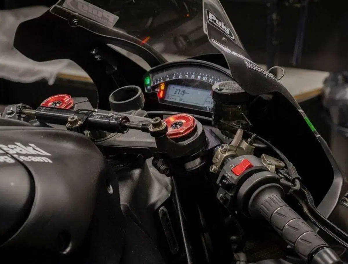La Kawasaki di Rea o la Suter MotoGP? Affrettatevi, sono all'asta... (5)