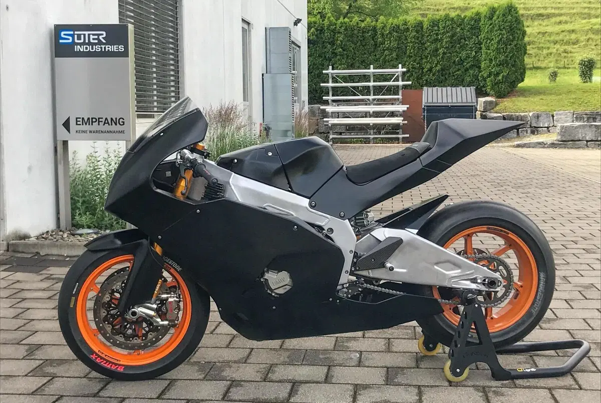 La Kawasaki di Rea o la Suter MotoGP? Affrettatevi, sono all'asta... (8)