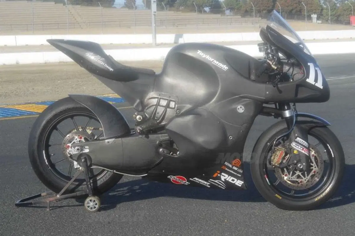 Taylormade Carbon2, finalmente innovazione in Moto2? (3)