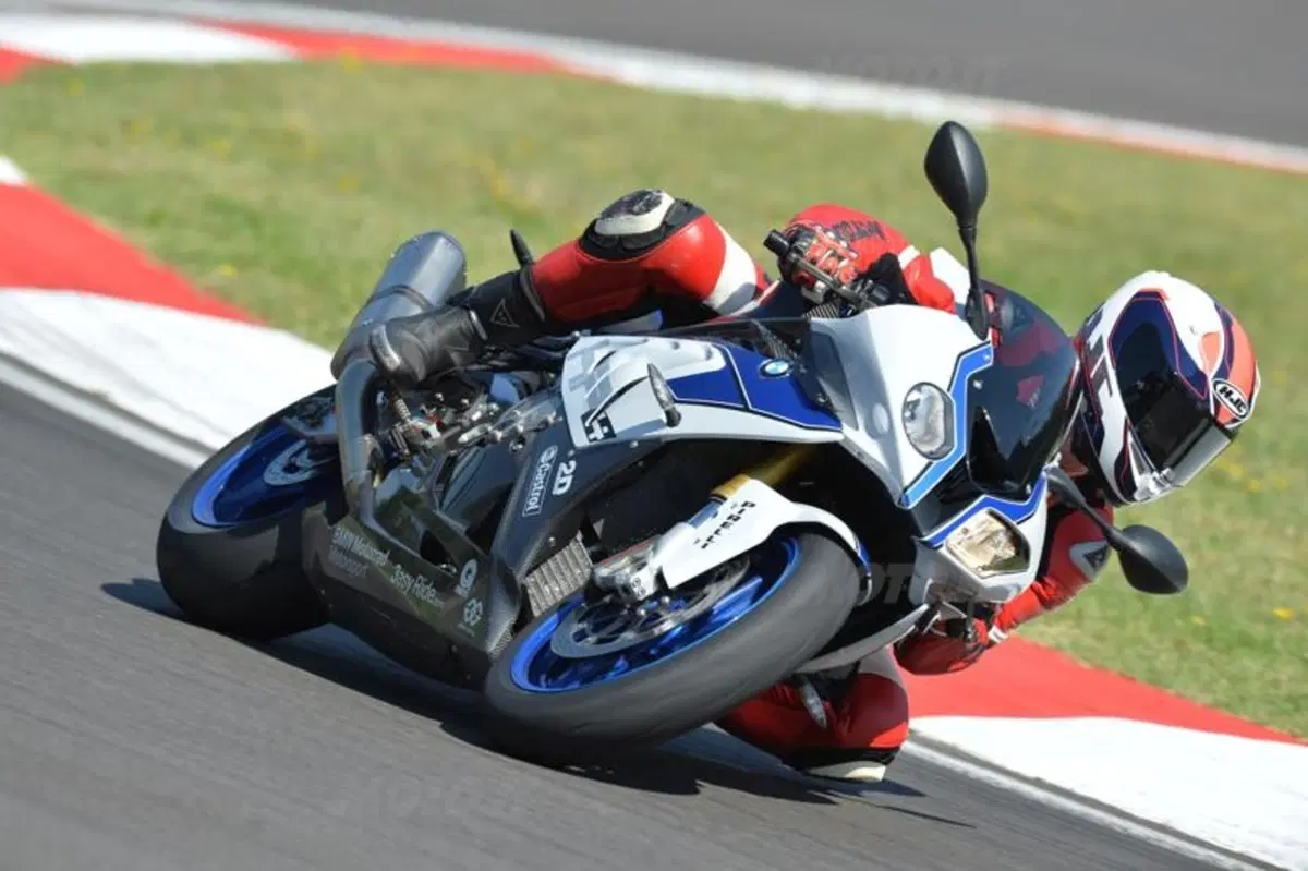 BMW S1000RR (2)