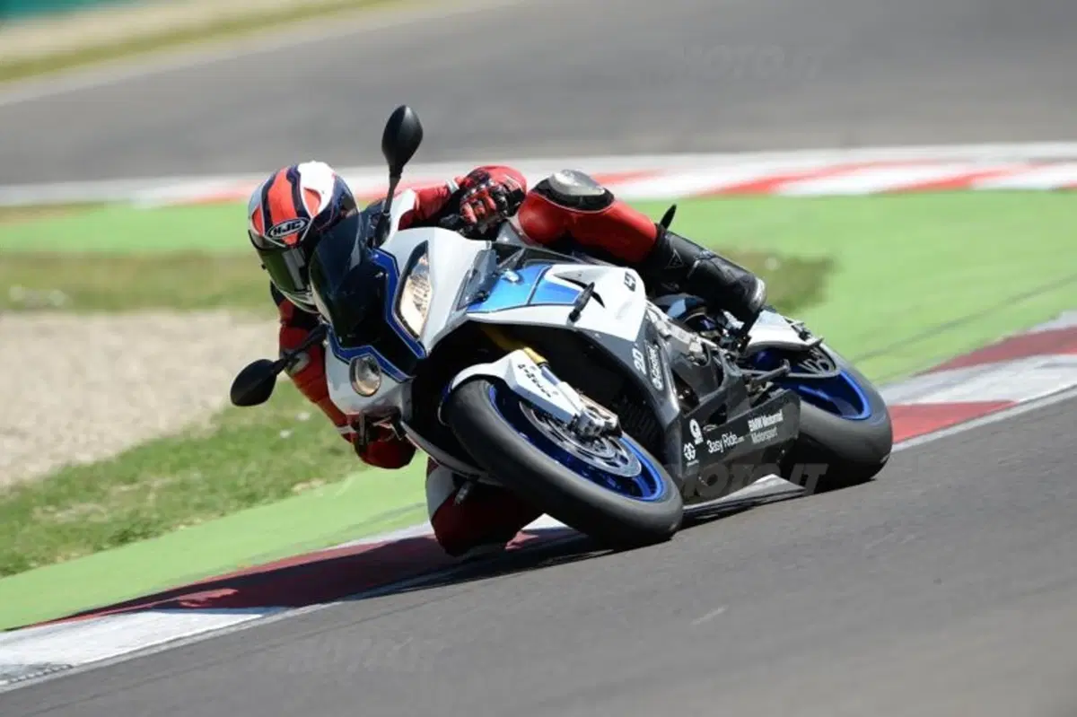 BMW S1000RR (3)