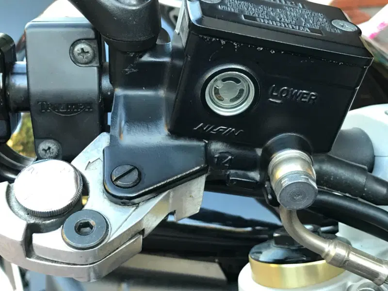 Triumph Street Triple ABS (2013 - 17) (9)