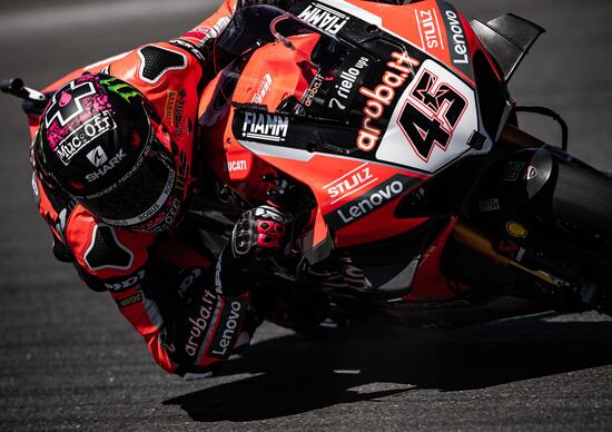 Superbike 2021. GP del Portogallo: Scott Redding vince Gara1