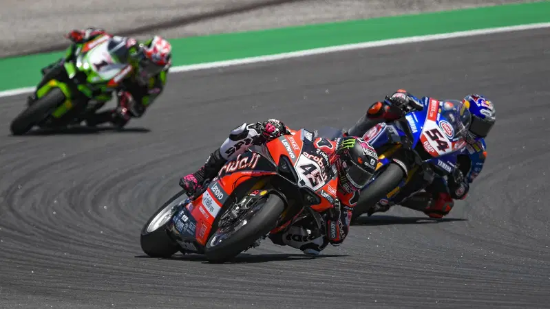 Superbike 2021. Il video riassuntivo della prima giornata di gare all'Estoril