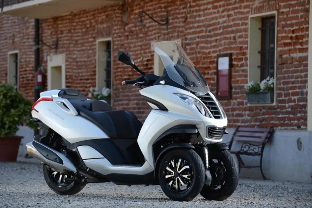 Peugeot Metropolis 400 (6)