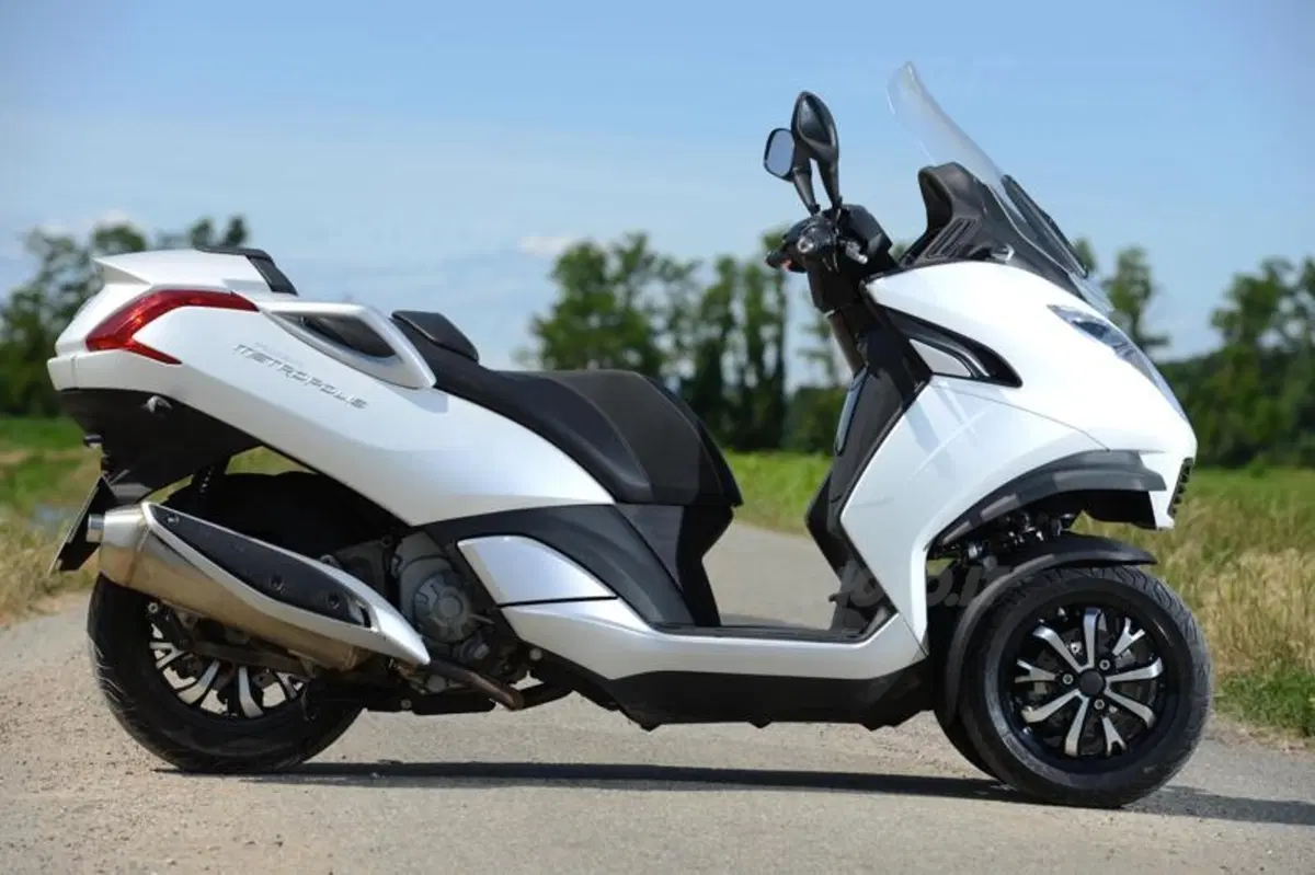 Peugeot Metropolis 400 (8)