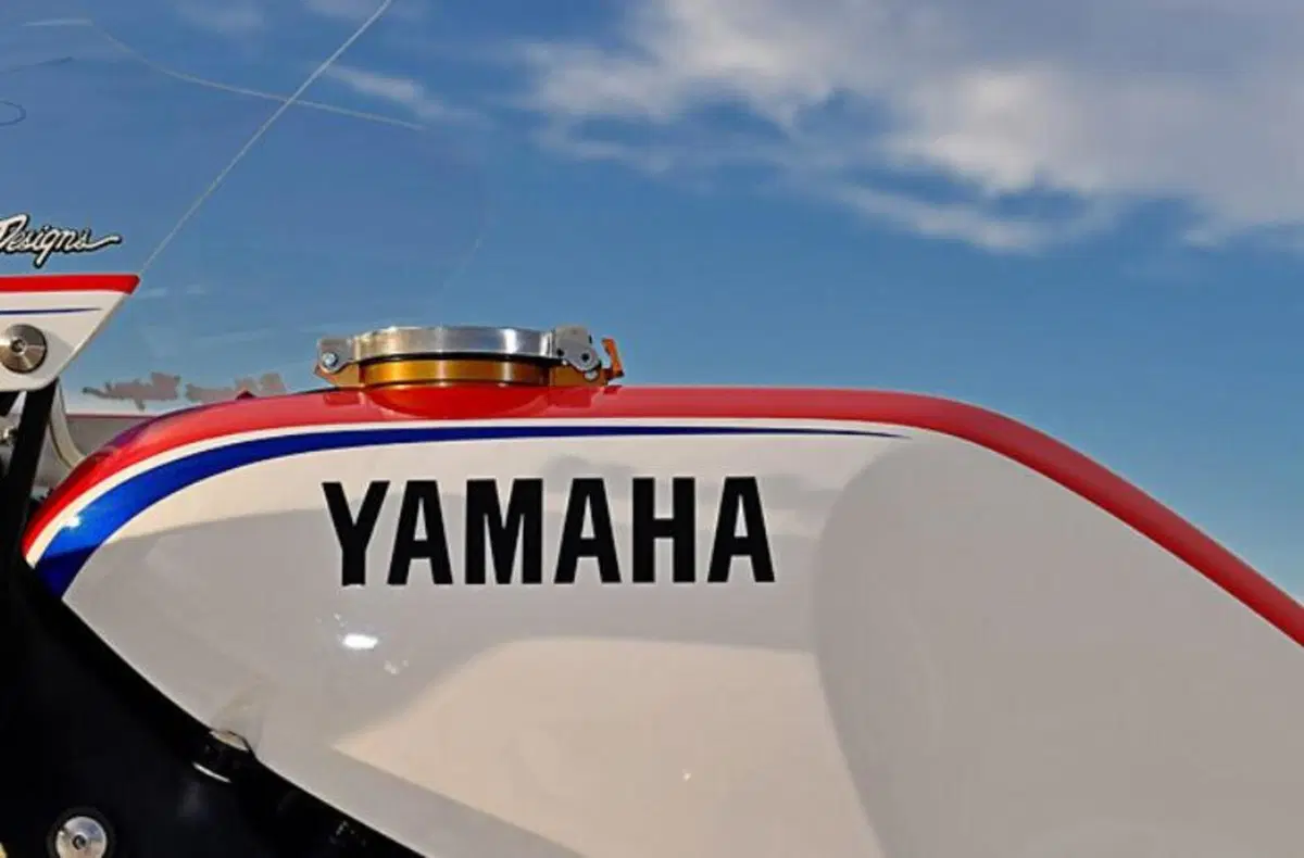 Yamaha Yard Built XSR900, una special ispirata alla TZ750 (2)