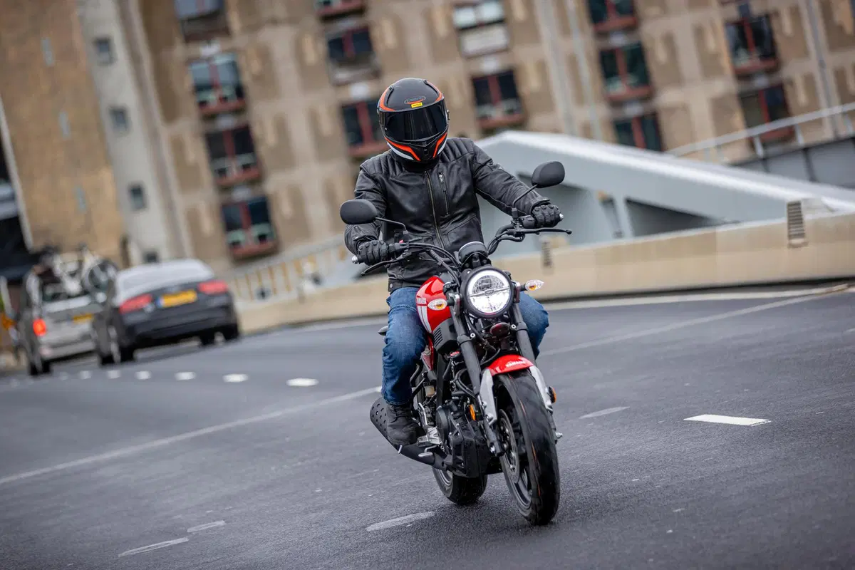 Yamaha XSR125: la piccola Faster Sons (9)