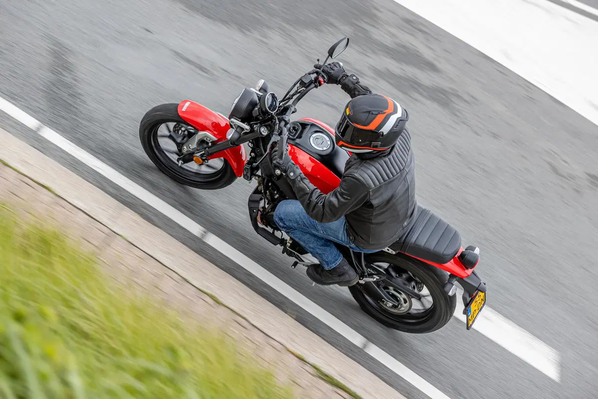 Yamaha XSR125: la piccola Faster Sons (13)
