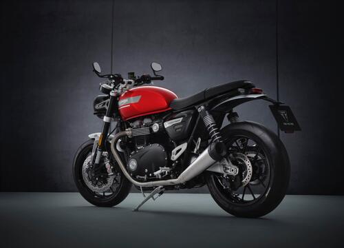 Nuova Triumph Speed Twin 2021: ancora più veloce e sportiva (6)