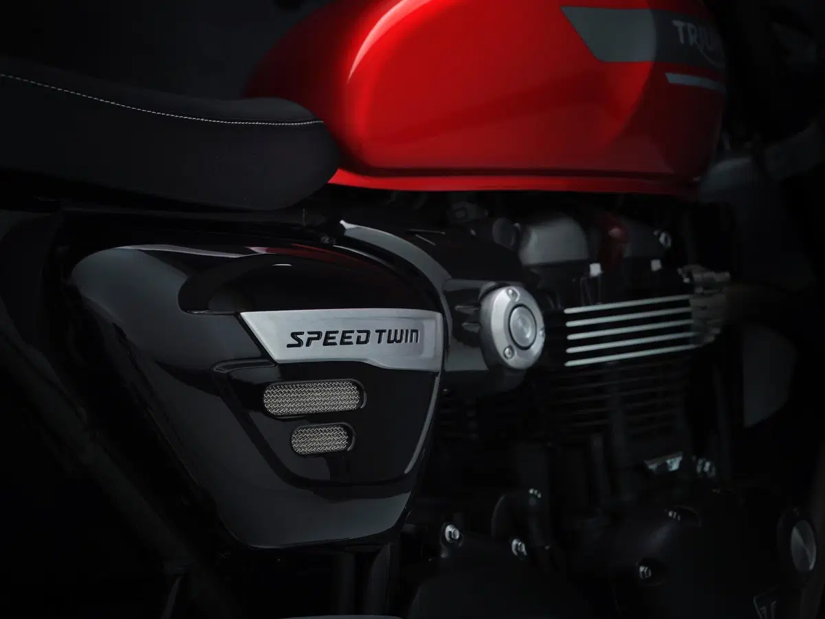 Nuova Triumph Speed Twin 2021: ancora più veloce e sportiva (10)