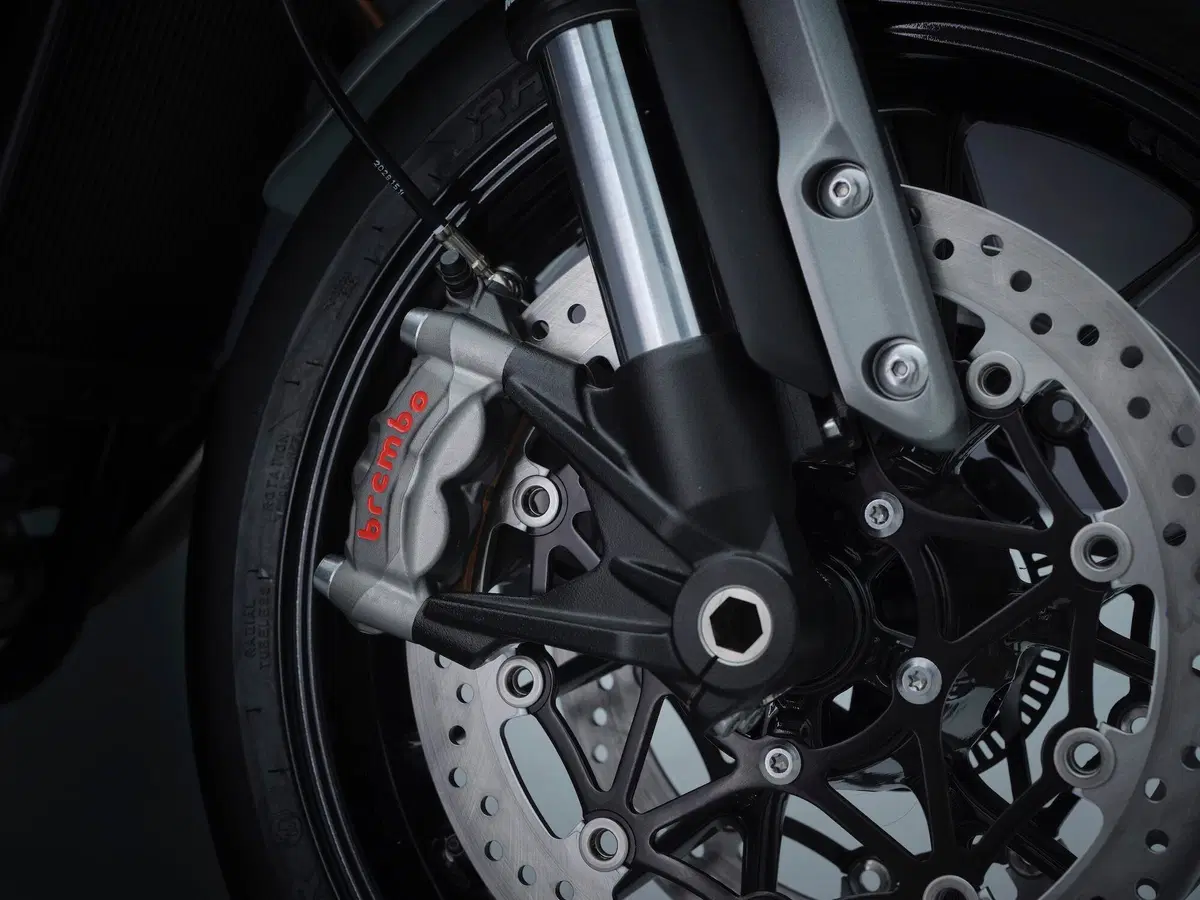 Nuova Triumph Speed Twin 2021: ancora più veloce e sportiva (16)