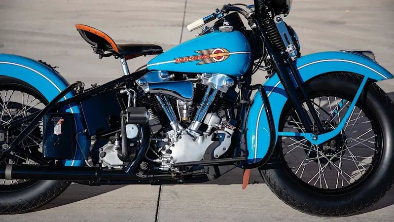 Harley-Davidson Knucklehead 38EL. Battuta all'asta per 154.000 dollari