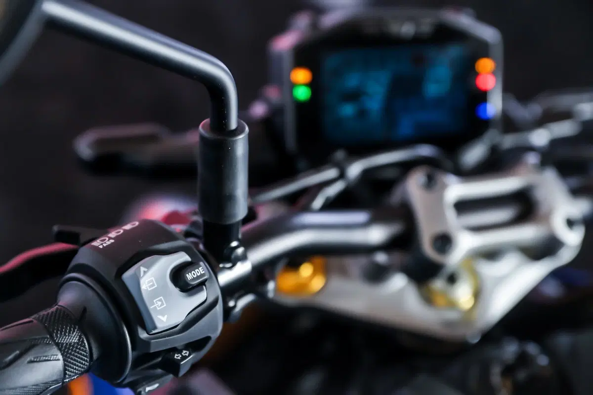 Suzuki GSX-S1000 (6)