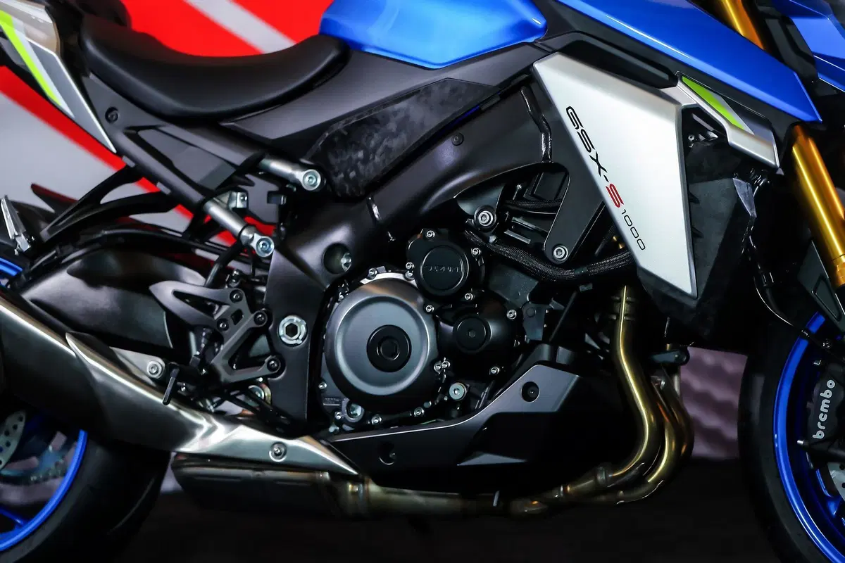 Suzuki GSX-S1000 (13)