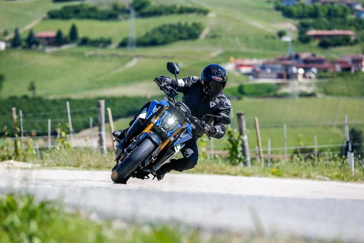Suzuki GSX-S1000 (5)