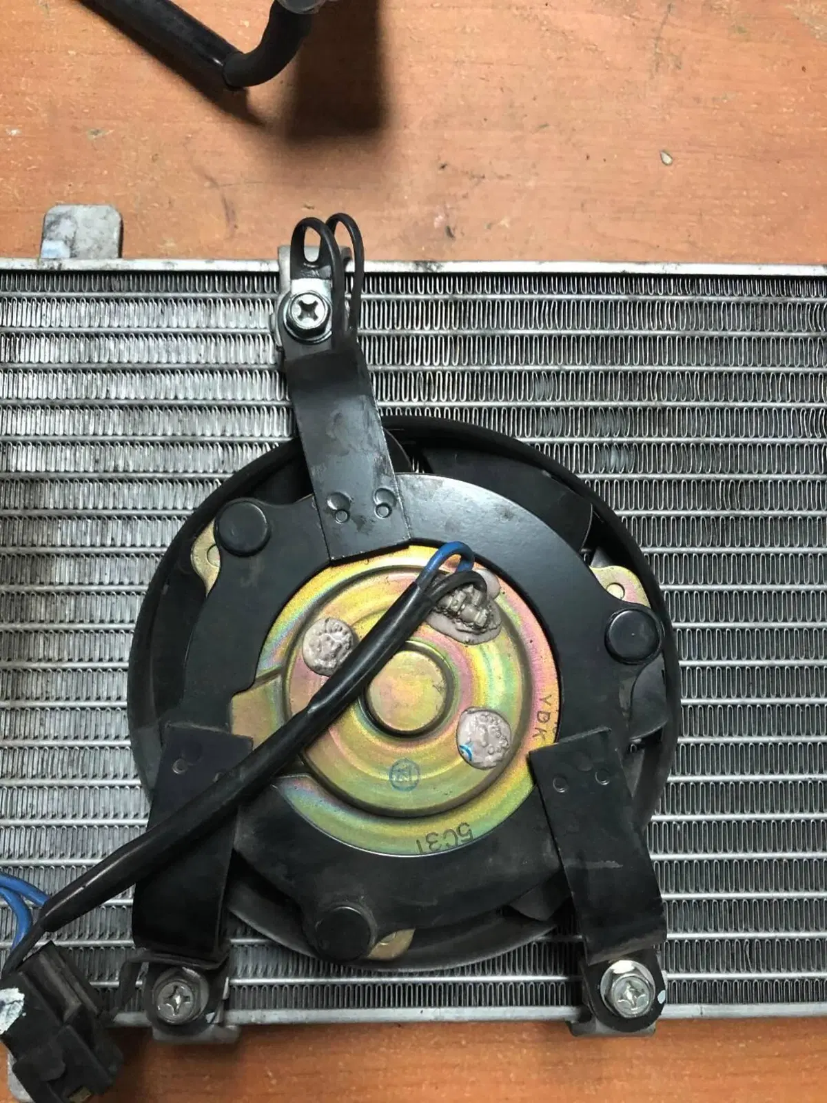 Radiatore con ventola Suzuki Burgman 400 '03-'05 (3)