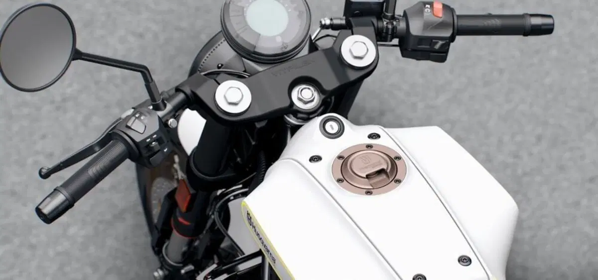 FK Motors, Feiken TT 250. Quasi una Husqvarna Vitpilen (14)
