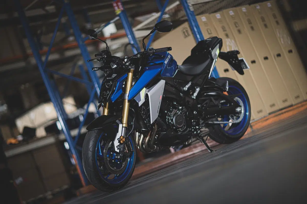 Suzuki GSX-S1000 (5)
